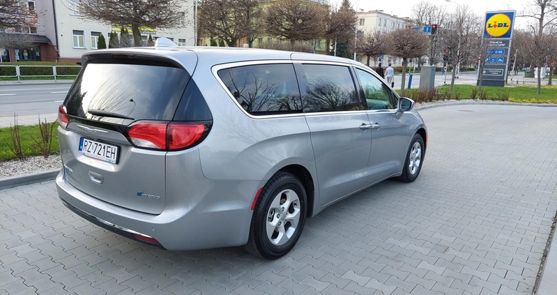 Chrysler Pacifica cena 99900 przebieg: 119900, rok produkcji 2018 z Rzeszów małe 436